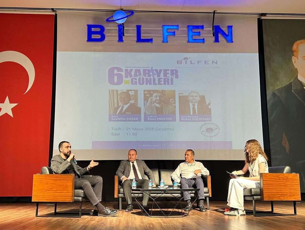 İç Mimar Kaan Ergezen, 2025 Bilfen Gaziantep Kariyer Günleri panelinde konuşurken